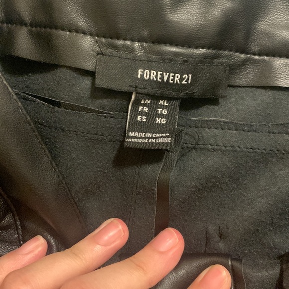 Forever 21 leather pants - Picture 4 of 4